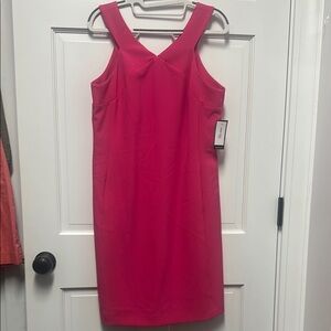 Vibrant Fuschia Sleeveless Nine West Sheath Dress size 6 hot pink